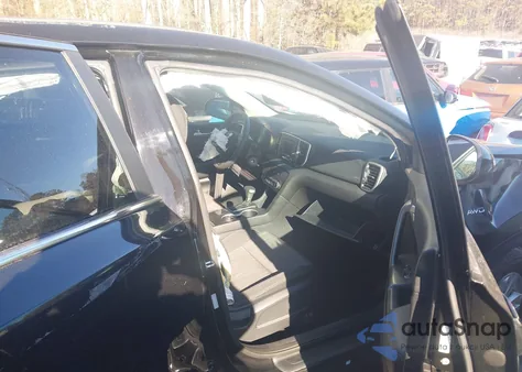 2019 Kia Sportage Lx z USA, uszkodzony, nr VIN KNDPMCAC1K7502877